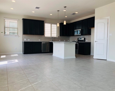 15909 Cessida St - Photo Thumbnail 4