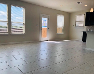 15909 Cessida St - Photo Thumbnail 3
