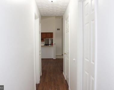 907 Woodbridge Court - Photo Thumbnail 8