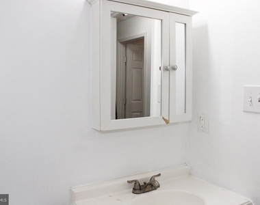 907 Woodbridge Court - Photo Thumbnail 3