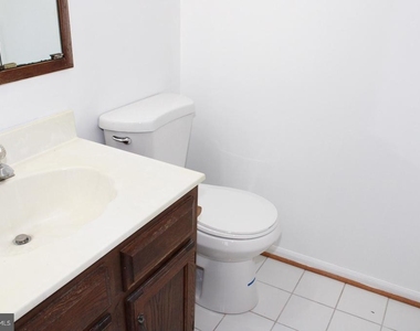 907 Woodbridge Court - Photo Thumbnail 5