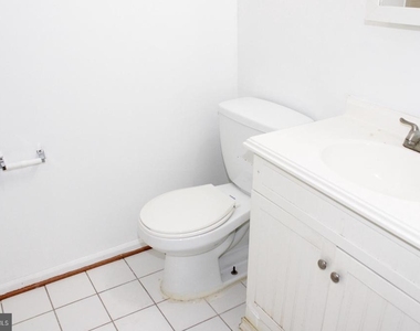 907 Woodbridge Court - Photo Thumbnail 6