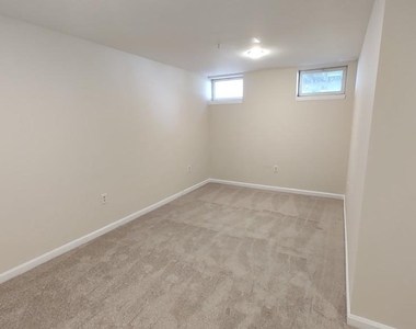 641 Berwick Court - Photo Thumbnail 20