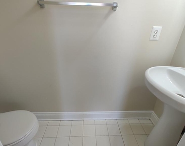641 Berwick Court - Photo Thumbnail 2