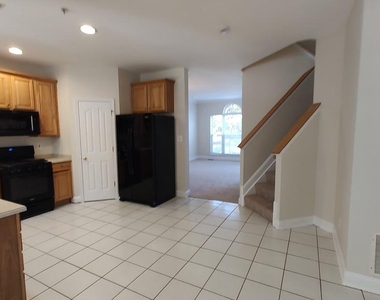 641 Berwick Court - Photo Thumbnail 9