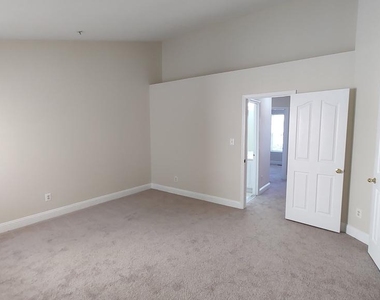 641 Berwick Court - Photo Thumbnail 11
