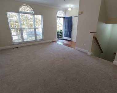 641 Berwick Court - Photo Thumbnail 3