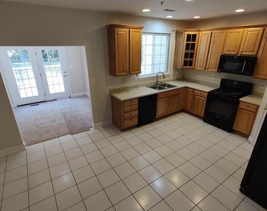 641 Berwick Court - Photo Thumbnail 4