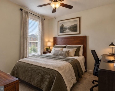 4349 Viridian Terrace - Photo Thumbnail 13