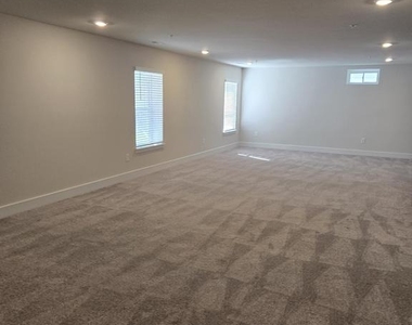 3954 Katmai Street - Photo Thumbnail 13
