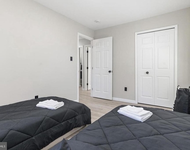 1015 Floyd Avenue - Photo Thumbnail 19