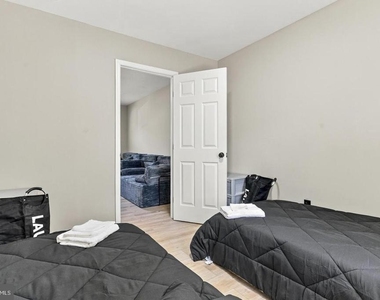 1015 Floyd Avenue - Photo Thumbnail 28