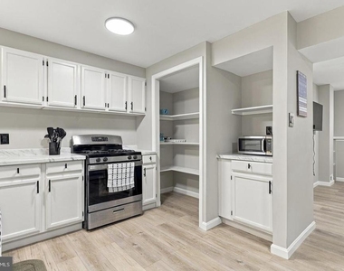 1015 Floyd Avenue - Photo Thumbnail 11