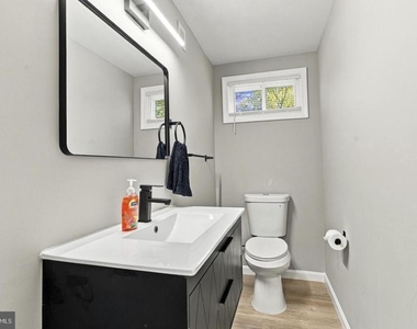 1015 Floyd Avenue - Photo Thumbnail 21