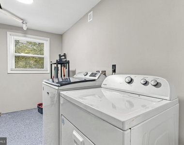1015 Floyd Avenue - Photo Thumbnail 27