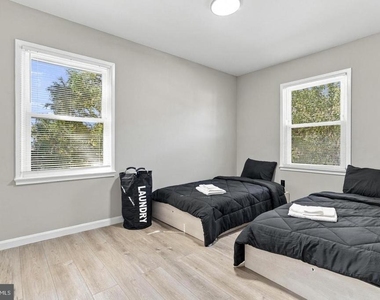 1015 Floyd Avenue - Photo Thumbnail 17