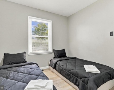 1015 Floyd Avenue - Photo Thumbnail 30