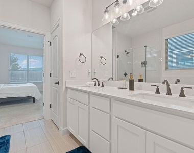 6113 Dumfries Ln - Photo Thumbnail 8