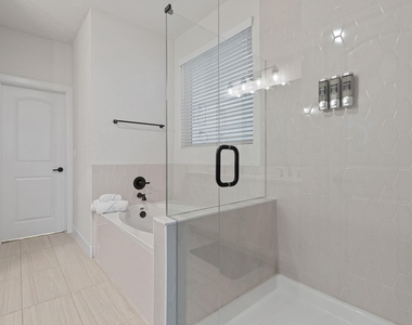6113 Dumfries Ln - Photo Thumbnail 9