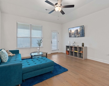 6113 Dumfries Ln - Photo Thumbnail 3