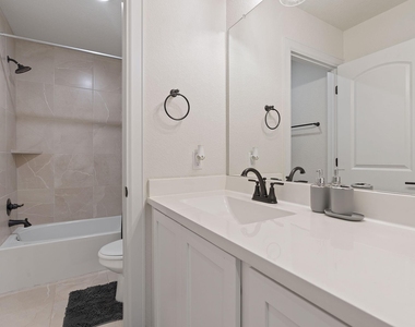 6113 Dumfries Ln - Photo Thumbnail 13