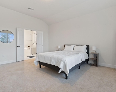 6113 Dumfries Ln - Photo Thumbnail 18