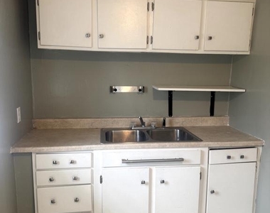 7267 Benedict Avenue - Photo Thumbnail 5