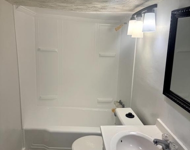 7267 Benedict Avenue - Photo Thumbnail 17