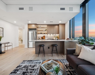 610 Davis St - Photo Thumbnail 10