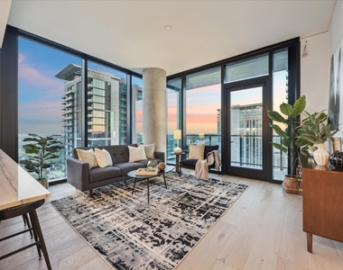 610 Davis St - Photo Thumbnail 2