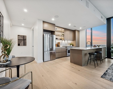 610 Davis St - Photo Thumbnail 7