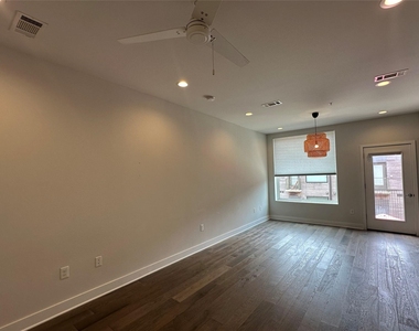 1800 E 4th St - Photo Thumbnail 15