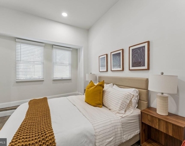 1709 Bank Street - Photo Thumbnail 2