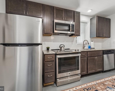 1709 Bank Street - Photo Thumbnail 10