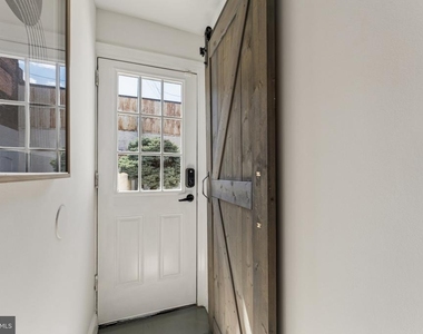1709 Bank Street - Photo Thumbnail 14
