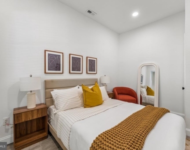1709 Bank Street - Photo Thumbnail 5