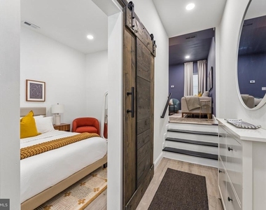 1709 Bank Street - Photo Thumbnail 3