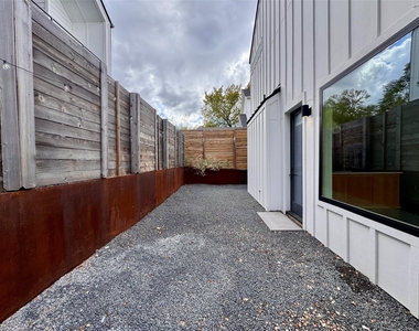 2919 E 13th St - Photo Thumbnail 37