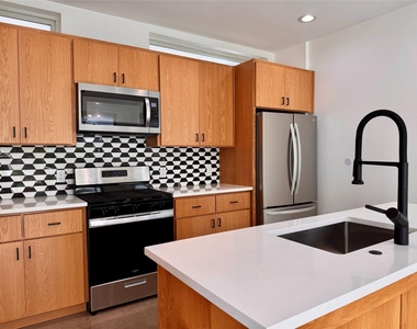 2919 E 13th St - Photo Thumbnail 8