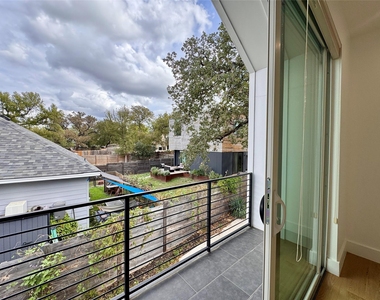 2919 E 13th St - Photo Thumbnail 27