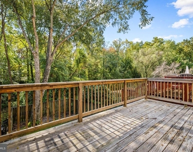 325 Rambling Ridge Court - Photo Thumbnail 14