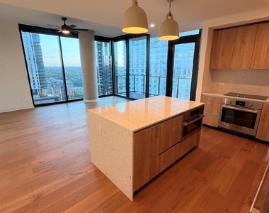 84 East Ave Ave - Photo Thumbnail 4