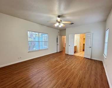 606 E 54th St - Photo Thumbnail 9