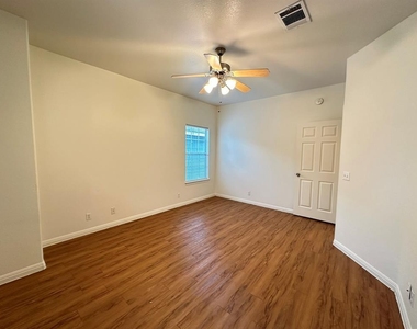 606 E 54th St - Photo Thumbnail 8