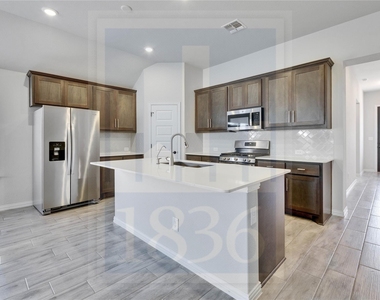 160 Sangaree Dr - Photo Thumbnail 2
