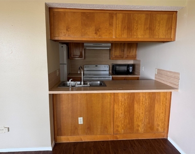 20802 Bonanza St - Photo Thumbnail 3