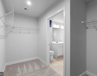 338 Heritage Shores Circle - Photo Thumbnail 12
