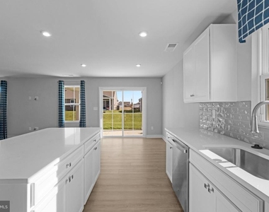 338 Heritage Shores Circle - Photo Thumbnail 5