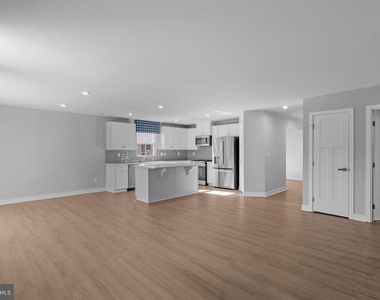 338 Heritage Shores Circle - Photo Thumbnail 4