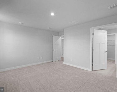 338 Heritage Shores Circle - Photo Thumbnail 17